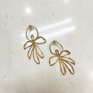 Mignonne Gavigan Gold Floral Wire Earrings